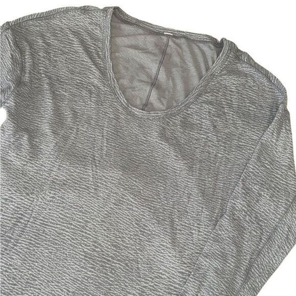Lululemon Gray‎ Round Neck Thumb Holes Long Sleeves Running Pullover Top Size M - Picture 2 of 9